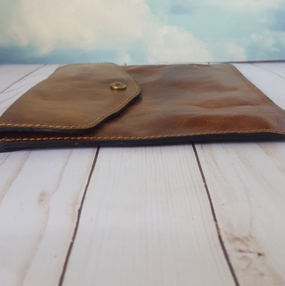 Patricia Nash Midi Portfolio Cognac 8x10 - fits iPad mini - Picture 2 of 5